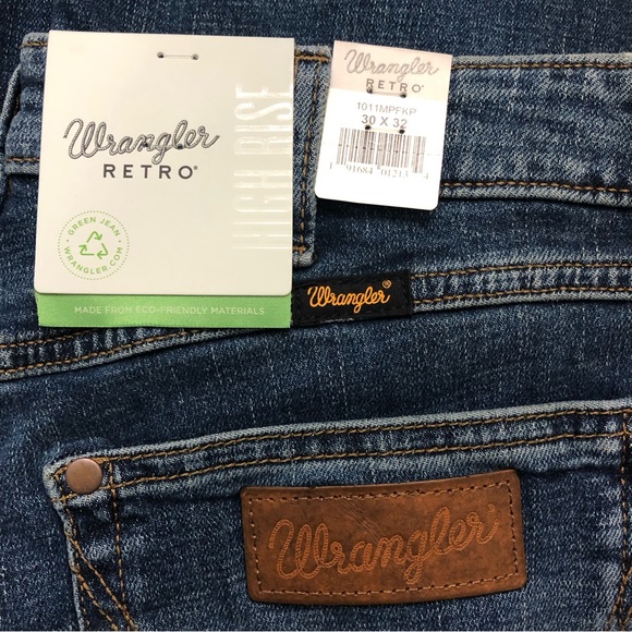 Wrangler Retro High Rise Trumpet Flare Jeans Size 30 NEW - Picture 7 of 11